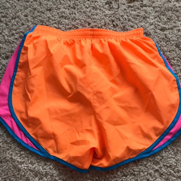 Nike running shorts - Picture 4 of 4